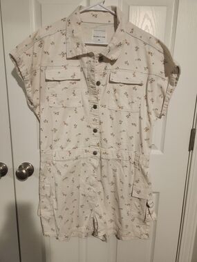Celebrity Pink Cream Floral Short Sleeve Romper